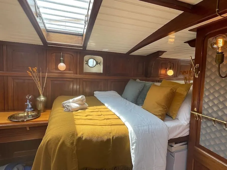 Amazing Private Luxury Boat Accommodation Amsterdam Netherlands